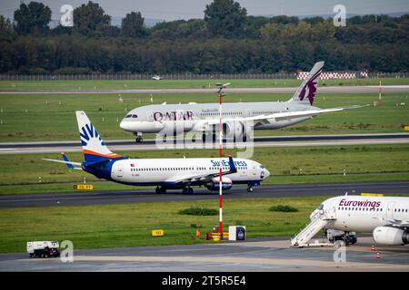 Flughafen Düsseldorf, Qatar Boeing 787-9 Dreamliner bei Landung, Stockfoto
