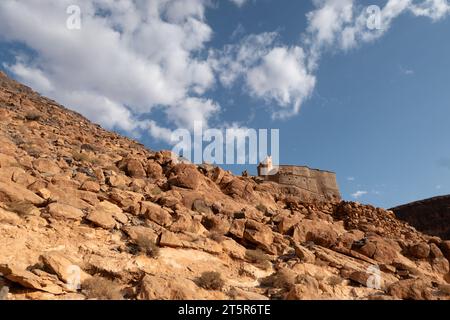 Einer der berühmten Kornspeicher von Amtoudi, Agadir N'Guellouy, im Süden Maroc Stockfoto