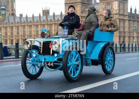 1902 Panhard et Levassor Car Teilnahme am Rennrennen London-Brighton, Oldtimer-Rennen durch Westminster, London, Großbritannien Stockfoto