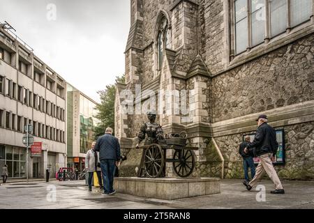 Berühmte Molly Malone Statue (Moi Ni Mhaoileoin), Suffolk Street, Dublin, Irland Stockfoto