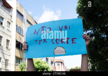 Salvador, Bahia, Brasilien - 30. Mai 2019: Studenten protestieren in der Stadt gegen die Kürzungen der brasilianischen Bildung durch Präsident Jair Bolsonaro Stockfoto