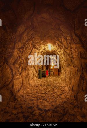 Unterirdische Tunnel, Unterstände und Fluchtwege für das palästinensische Volk im Gazastreifen, die auch für den Transport von Waffen und Schmuggelware genutzt werden. Stockfoto