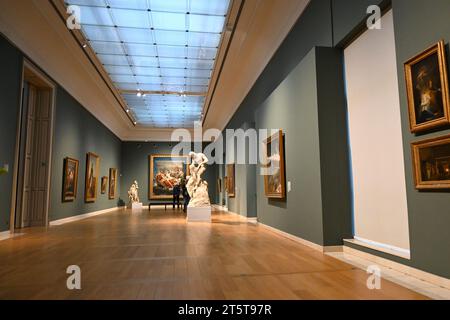 In den Hallen des Königlichen Museums der Schönen Künste Belgiens (Musées royaux des Beaux-Arts de Belgique) – Brüssel Belgien – 23. Oktober 2023 Stockfoto