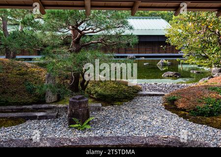 Kyoto State Guest House Garden - das Kyoto State Guest House wird vom Kabinettsbüro verwaltet, das sich im Kyoto Gyoen National Garden und neben dem K befindet Stockfoto