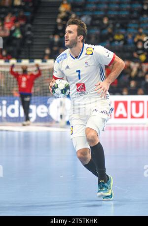 Romain Lagarde (Frankreich) gegen die Niederlande. EHF Euro 2022. Hauptrunde. Stockfoto