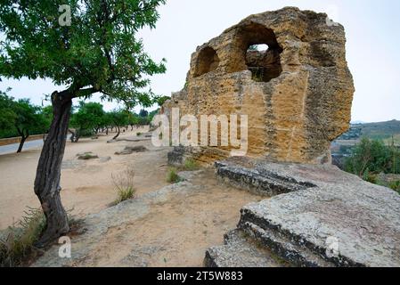 Arcosoli im Tal der Tempel - Agrigento - Italien Stockfoto