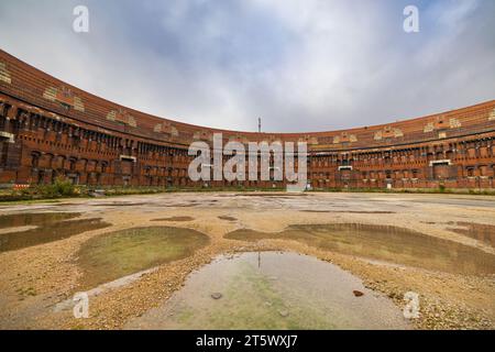Kongresshalle der NSDAP im Dritten reich in Nürnberg. Innenhof der Kongresshalle. Die größte erhaltene Nationalsozialistin Stockfoto