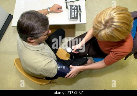 REKORDDATUM NICHT ANGEGEBEN kardiovaskuläre Untersuchung beim Arzt, Diagnose des körperlichen Zustandes kardiovaskuläre Untersuchung beim Arzt Credit: Imago/Alamy Live News Stockfoto