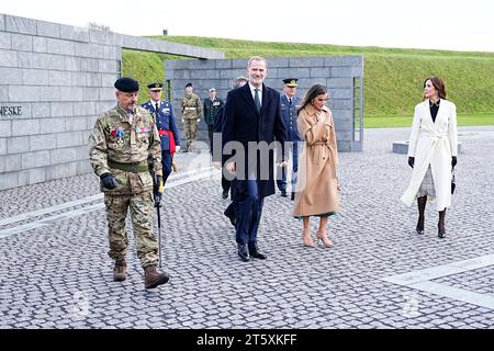 Kopenhagen, Dänemark. November 2023. König Felipe von Spanien und Königin Letizia besuchen die Zitadelle zusammen mit dem dänischen Kronprinzen Frederik und der Kronprinzessin Maria am Dienstag, den 7. November 2023 in Kopenhagen. König Felipe und Königin Letizia sind auf einem dreitägigen Staatsbesuch in Dänemark. Quelle: Ritzau/Alamy Live News Stockfoto