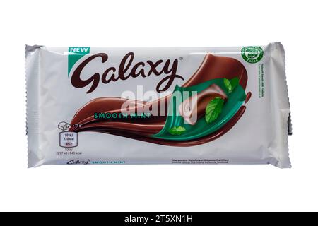 Tiegel von New Galaxy Smooth Mint Schokoladenriegel isoliert auf weißem Hintergrund Stockfoto