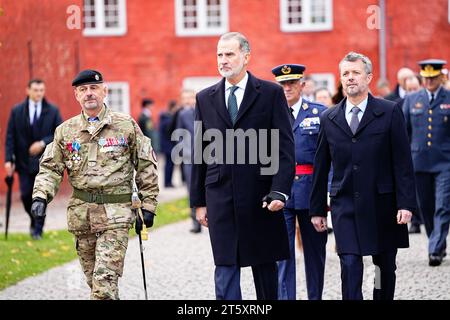 Kopenhagen, Dänemark. November 2023. König Felipe von Spanien und dänischer Kronprinz Frederik in der Zitadelle in Kopenhagen Dienstag, 7. November 2023. König Felipe und Königin Letizia sind auf einem dreitägigen Staatsbesuch in Dänemark. Quelle: Ritzau/Alamy Live News Stockfoto