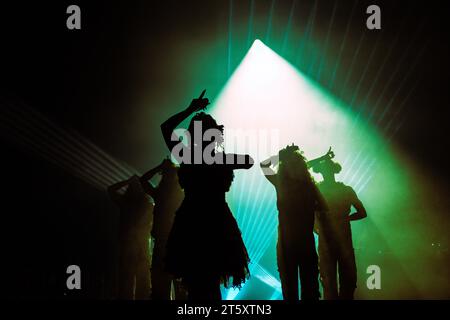 Mailand, Italien. November 2023. Die US-amerikanische Sängerin und Songwriterin Melanie Martinez tritt am 6. November 2023 live im Mediolanum Forum in Assago, Mailand auf (Foto: Maria Laura Arturi/NurPhoto)0 Credit: NurPhoto SRL/Alamy Live News Stockfoto