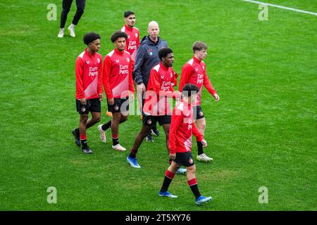 Formello, Italien. November 2023. Formello - Spieler des Feyenoord O19 während der vierten Etappe der Gruppenphase der UEFA Youth League zwischen S.S. Lazio O19 und Feyenoord O19 im Centro sportivo di Formello am 7. November 2023 in Formello, Italien. Credit: Box to Box Pictures/Alamy Live News Stockfoto