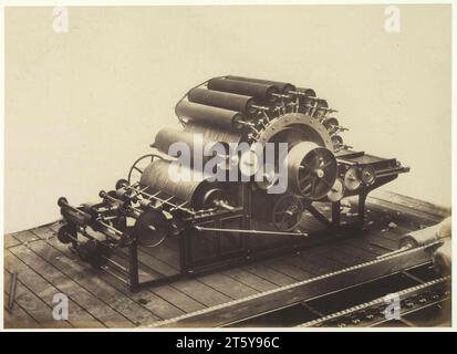 Wollkardiermaschine von Mercier and Co. Auf der Great Exhibition of the Works of Industry of All Nations von 1851 im Crystal Palace in London, C.M. Ferrier & F. von Martens (zugeschrieben), 1851 Stockfoto