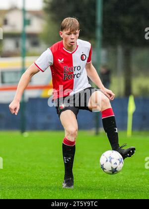 Formello, Italien. November 2023. Formello - Jan Plug von Feyenoord O19 während der vierten Etappe der Gruppenphase der UEFA Youth League zwischen S.S. Lazio O19 und Feyenoord O19 im Centro sportivo di Formello am 7. November 2023 in Formello, Italien. Credit: Box to Box Pictures/Alamy Live News Stockfoto