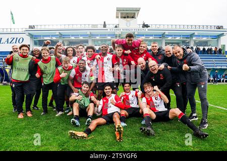 Formello, Italien. November 2023. Formello - Spieler des Feyenoord O19 während der vierten Etappe der Gruppenphase der UEFA Youth League zwischen S.S. Lazio O19 und Feyenoord O19 im Centro sportivo di Formello am 7. November 2023 in Formello, Italien. Credit: Box to Box Pictures/Alamy Live News Stockfoto