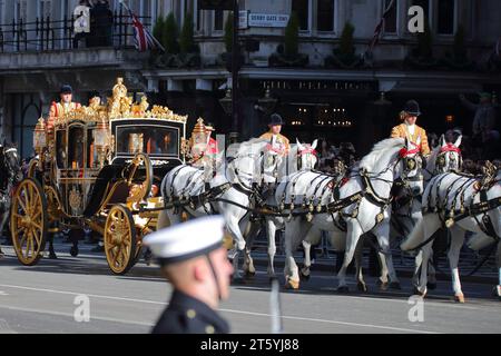 London, Großbritannien. November 2023. Die erste staatliche Eröffnung des Parlaments für König Karl III. Seit seiner Krönung. König Karl III. Kommt zur Eröffnung des Staates. Quelle: Uwe Deffner/Alamy Live News Stockfoto