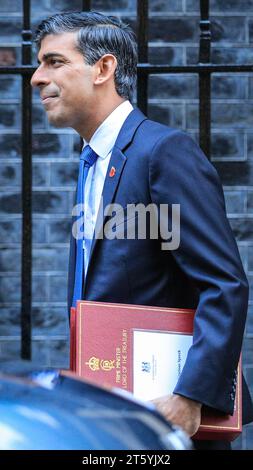 London, Großbritannien. November 2023. Rishi Sunak, britischer Premierminister, verlässt die Downing Street 10, um zum Parlament zu gehen, um heute die Staatsöffnung zu feiern. Quelle: Imageplotter/Alamy Live News Stockfoto