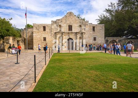 San Antonio, Texas, USA - 8. Oktober 2023: Die Kapelle der Alamo Mission in der Innenstadt von San Antonio. Texas, USA Stockfoto