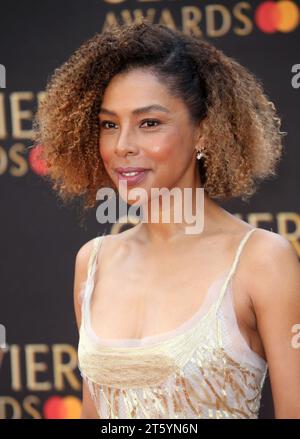 London, Großbritannien. April 2019. Sophie Okonedo nimmt an den Olivier Awards 2019 mit MasterCard in der Royal Albert Hall in London, England, Teil. (Foto: Fred Duval/SOPA Images/SIPA USA) Credit: SIPA USA/Alamy Live News Stockfoto