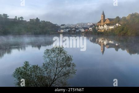 Panoramaaufnahme der Landschaft im Vulkan Eifel, Rheinland-Pfalz, Deutschland Stockfoto