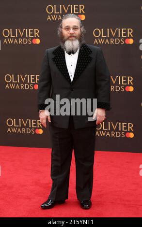 London, Großbritannien. April 2019. Andy Nyman nimmt an den Olivier Awards 2019 mit MasterCard in der Royal Albert Hall in London, England, Teil. (Foto: Fred Duval/SOPA Images/SIPA USA) Credit: SIPA USA/Alamy Live News Stockfoto