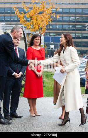 Kopenhagen, Dänemark. November 2023. Kronprinzessin Mary von Dänemark grüßt die Behörden des Mary Elisabeth Krankenhauses (Foto: Ricardo Ramirez/NurPhoto) Credit: NurPhoto SRL/Alamy Live News Stockfoto