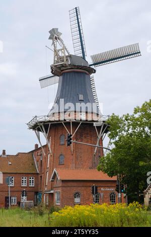 Deichmühle, Windmühle, Norden, Ostfriesland, Niedersachsen, Deutschland Stockfoto