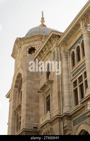 PTT ist mit einer Geschichte von über 170 Jahren eine der ältesten staatlichen Institutionen der Türkei. DAS PTT-MUSEUM befindet sich im Viertel Sirkeci im Viertel Fatih in Istanbul. Stockfoto