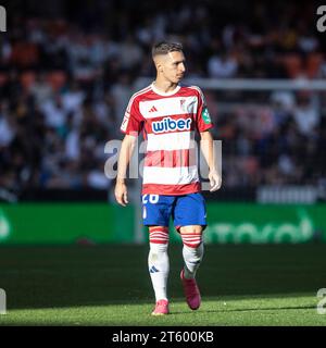 Valencia, Spanien. November 2023. Bryan Zaragoza (Granada FC) wurde während des Spiels zwischen Valencia CF und Granada CF der LaLiga EA Sports im Estadio Mestalla gesehen. Endresultate; Valencia CF 1-0 Granada CF. (Foto: Martí Segura Ramoneda/SOPA Images/SIPA USA) Credit: SIPA USA/Alamy Live News Stockfoto