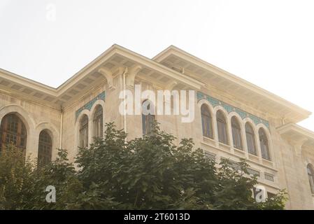 PTT ist mit einer Geschichte von über 170 Jahren eine der ältesten staatlichen Institutionen der Türkei. DAS PTT-MUSEUM befindet sich im Viertel Sirkeci im Viertel Fatih in Istanbul. Stockfoto