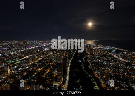 Aus der Vogelperspektive Santo Domingo, Hauptstadt der Dominikanischen Republik, mit seinen schönen Straßen und Gebäuden, la Fuente Centro de los Heroes, die Pabellón de Heroes Stockfoto