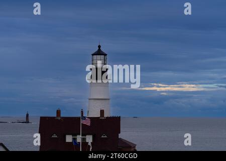 Portland Head Light und Keepers Quarters in Cape Elizabeth und Fort Williams Park in Maine Stockfoto