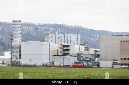 Gasturbinen-Testanlage die Gasturbinen-Testanlage von Ansaldo Energie Stand anfänglich als mögliches Notkraftwerk zur Diskussion. Jetzt baut der Bund ein neues Kraftwerk. Birr, Schweiz, 22.01.2023 *** Gasturbinen-Testanlage Ansaldo Energies Gasturbinen-Testanlage wurde zunächst als mögliches Notkraftwerk diskutiert der Bund baut nun ein neues Kraftwerk Birr, Schweiz, 22 01 2023 Credit: Imago/Alamy Live News Stockfoto