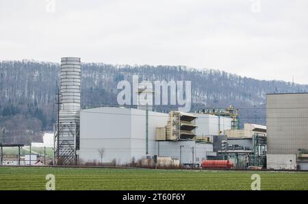 Gasturbinen-Testanlage die Gasturbinen-Testanlage von Ansaldo Energie Stand anfänglich als mögliches Notkraftwerk zur Diskussion. Jetzt baut der Bund ein neues Kraftwerk. Birr, Schweiz, 22.01.2023 *** Gasturbinen-Testanlage Ansaldo Energies Gasturbinen-Testanlage wurde zunächst als mögliches Notkraftwerk diskutiert der Bund baut nun ein neues Kraftwerk Birr, Schweiz, 22 01 2023 Credit: Imago/Alamy Live News Stockfoto