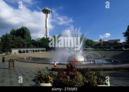 Internationaler Brunnen mit Space Needle, Seattle Center, Seattle, Washington Stockfoto