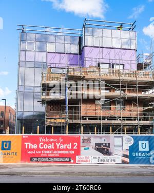 Studentenunterkunft im Bau im Coal Yard in York, England, Großbritannien Stockfoto