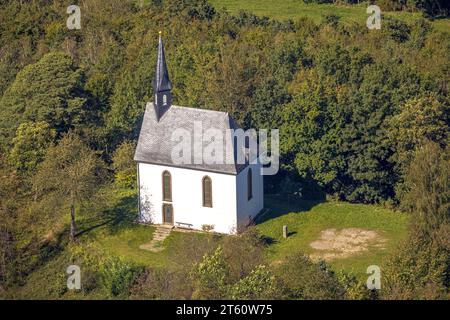 Luftaufnahme, Heilig-Kreuz-Kapelle, Herrntrop, Kirchhundem, Sauerland, Nordrhein-Westfalen, Deutschland, Gotteshaus, DE, Europa, Community of fait Stockfoto