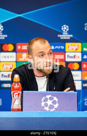 Kopenhagen, Dänemark. November 2023. Christian Eriksen von Manchester United war bei einer Pressekonferenz über das Spiel der UEFA Champions League zwischen dem FC Kopenhagen und Manchester United in Parken in Kopenhagen zu sehen. (Foto: Gonzales Photo/Alamy Live News Stockfoto