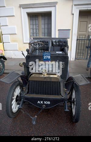 Teilnehmer 278 1904 Alldays London zum Brighton Veteran Car Run Concours Marlborough Road St James's London Stockfoto