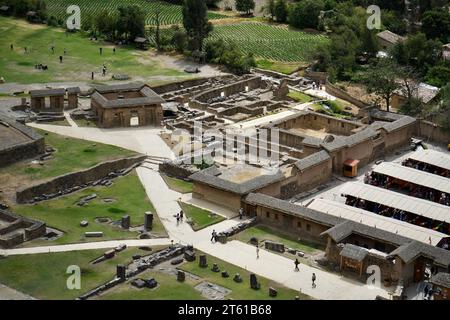 Ebenerdige Bauten im Ollantaytambo Sanctuary, historische Inka-Stätte. Ollantaytambo, Peru, 5. Oktober 2023. Stockfoto