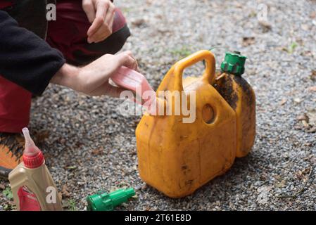 Sorten Oder Arten Von Öl Als Brennstoff, Öl Als Energiequelle Grades Oder Arten Von Öl Als Brennstoff Credit: Imago/Alamy Live News Stockfoto