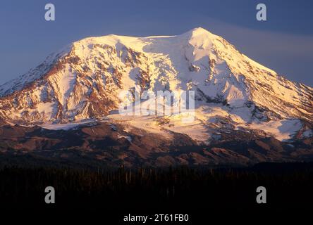 Mt-Adams-Blick vom Takhlakh See, Gifford Pinchot National Forest, Washington Stockfoto