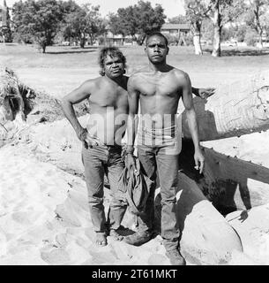 Aborigines im Todd River, Alice Springs, Northern Territory, Australien Stockfoto