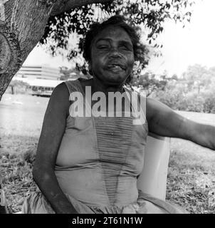 Aborigines im Todd River, Alice Springs, Northern Territory, Australien Stockfoto