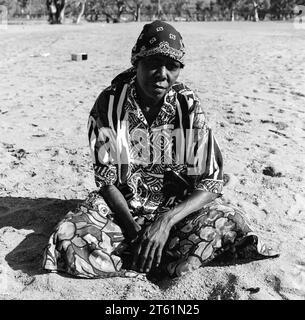 Aborigines im Todd River, Alice Springs, Northern Territory, Australien Stockfoto