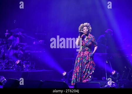 Paris, Frankreich. November 2023. Macy Gray tritt am 7. November 2023 live in der L’Olympia Konzerthalle in Paris auf. Foto: Christophe Meng/ABACAPRESS.COM Credit: Abaca Press/Alamy Live News Stockfoto