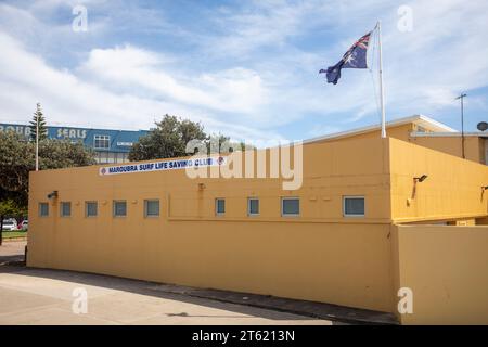 Maroubra Beach Surf lebensrettendes Clubhaus mit australischer Flagge, Sydney Eastern Vororte, NSW, Australien, 2023 Stockfoto