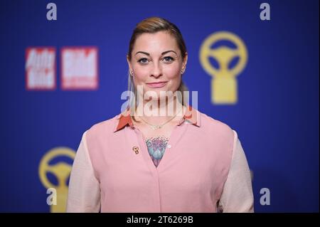 Berlin, Deutschland. November 2023. Lina van de Mars kommt bei der Preisverleihung „Golden Steering Wheel 2023“ an: Britta Pedersen/dpa/Alamy Live News Stockfoto