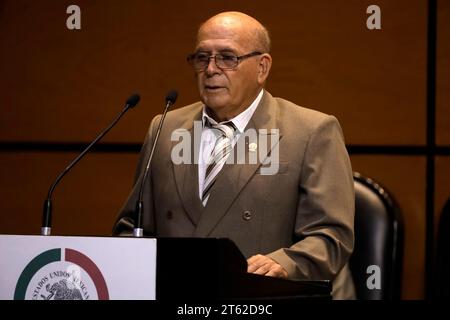 Mexiko-Stadt, Mexiko. November 2023. November 2023, Mexiko-Stadt, Mexiko: die für die Untersuchung der ICA-Universität Peru zuständige Person Roger Zuñiga in seiner Rede bei der zweiten öffentlichen Anhörung Mexiko Unbekannte anomale Phänomene in der Abgeordnetenkammer in Mexiko-Stadt am 7. November 2023 in Mexiko-Stadt (Foto: Luis Barron/Eyepix Group/SIPA USA). Quelle: SIPA USA/Alamy Live News Stockfoto